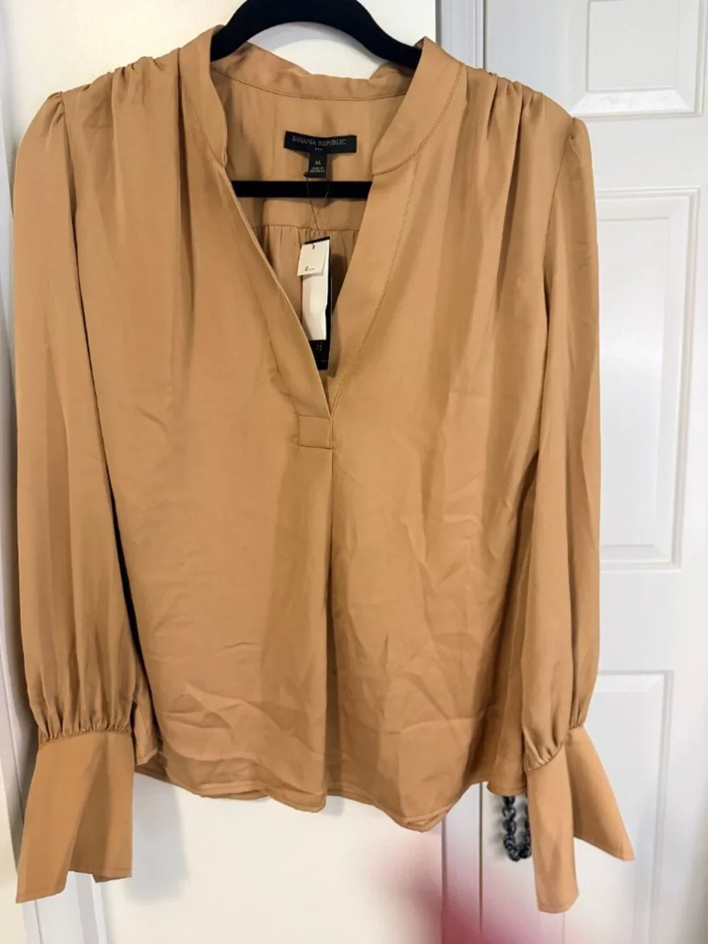 Banana Republic NWT Blouse, Size M, Gold/Beige